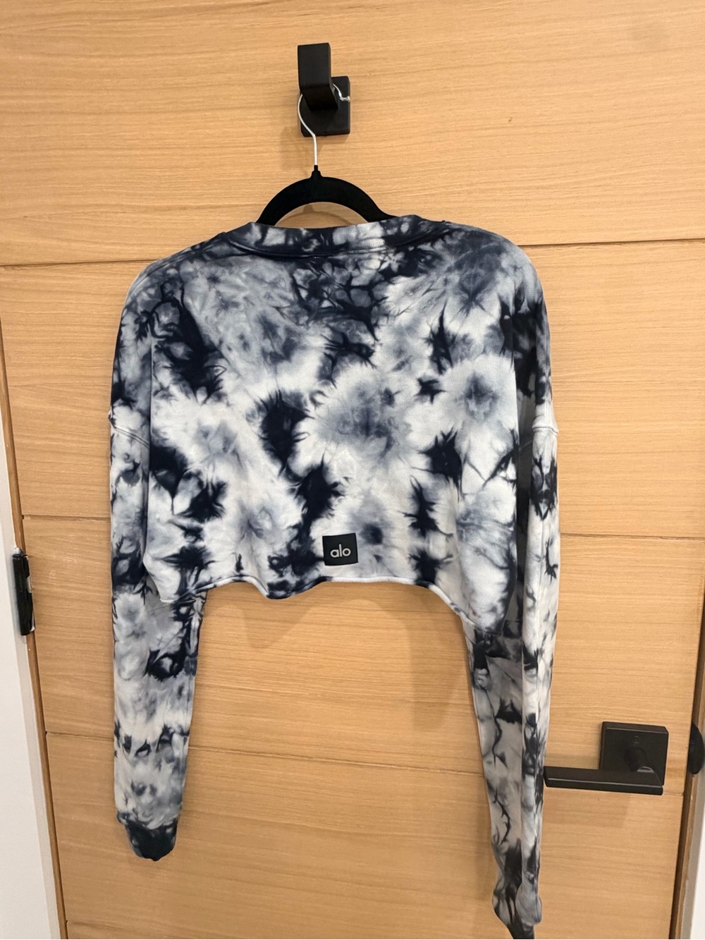 Alo Tie-Dye Cropped Long-Sleeve sweat shirt like new! - Picture 3 of 5